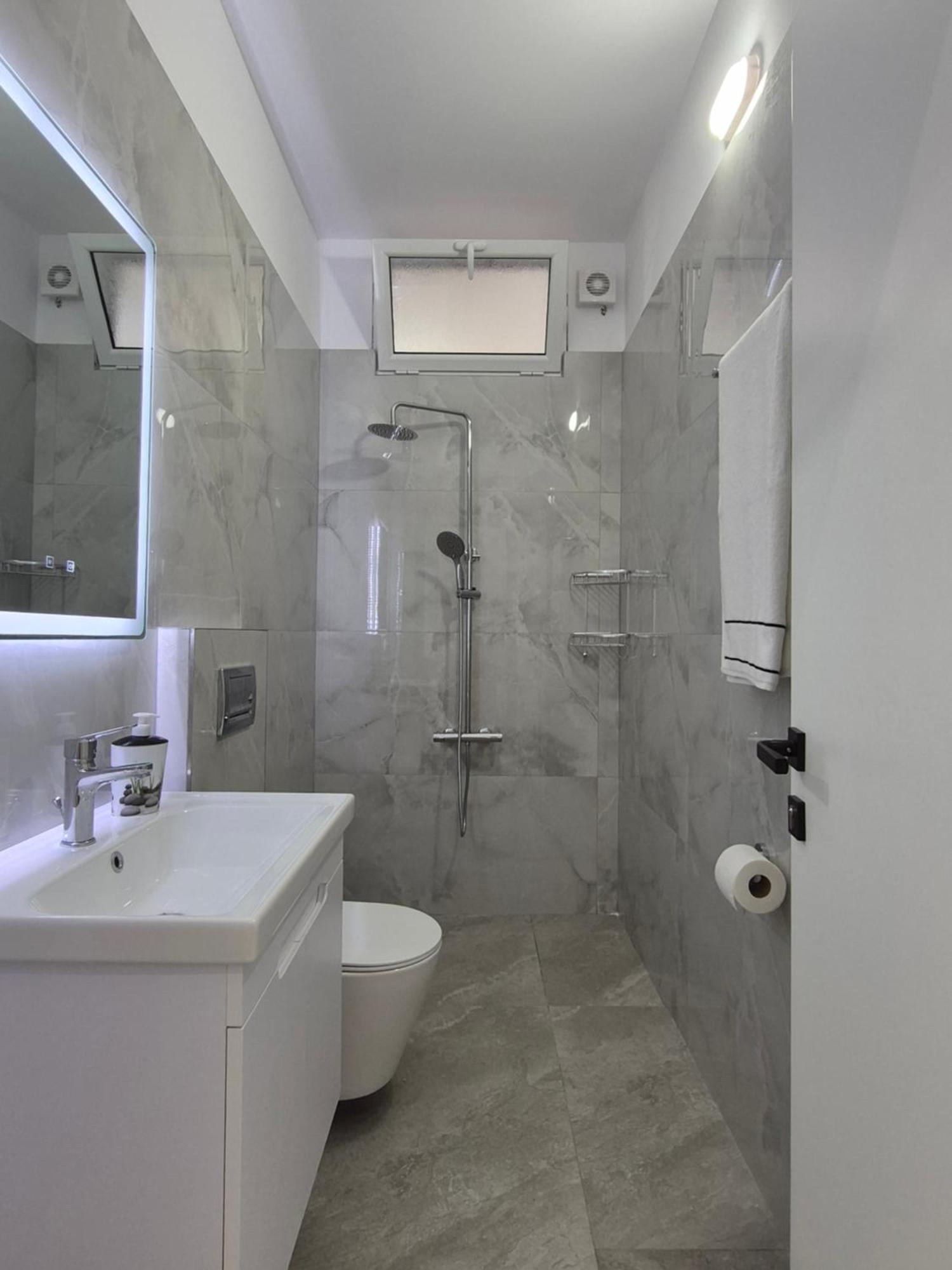Vila Roxhest Sarandë Exterior foto
