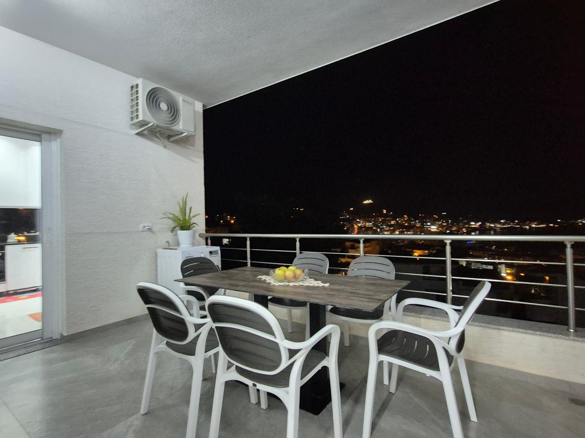 Vila Roxhest Sarandë Exterior foto